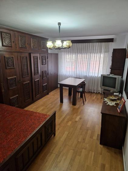 Apartament cu 2 camere decomandat în Gura Văii