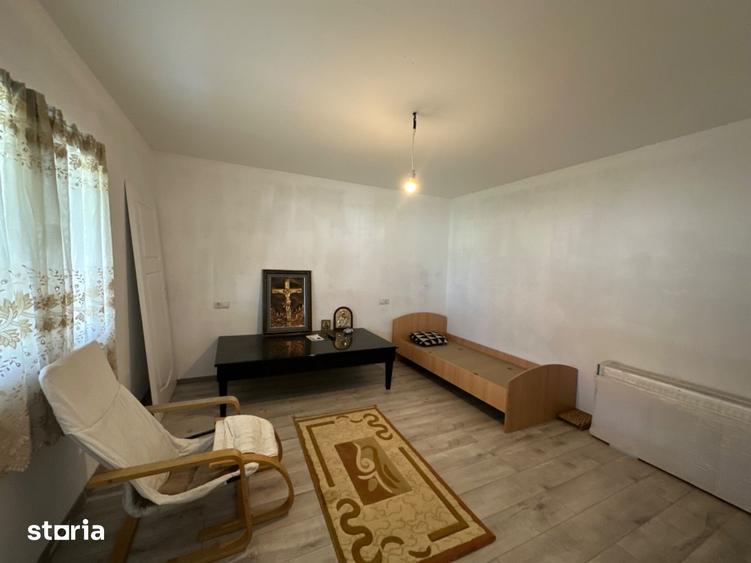 Casă cu 4 camere decomandat cu Teren 1482 Mp în Nojorid