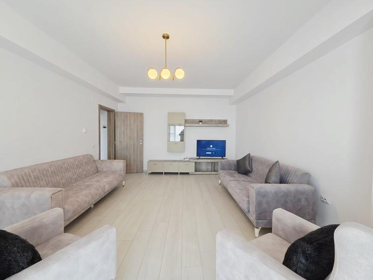 Apartament cu 3 camere decomandat, mobilat în Central