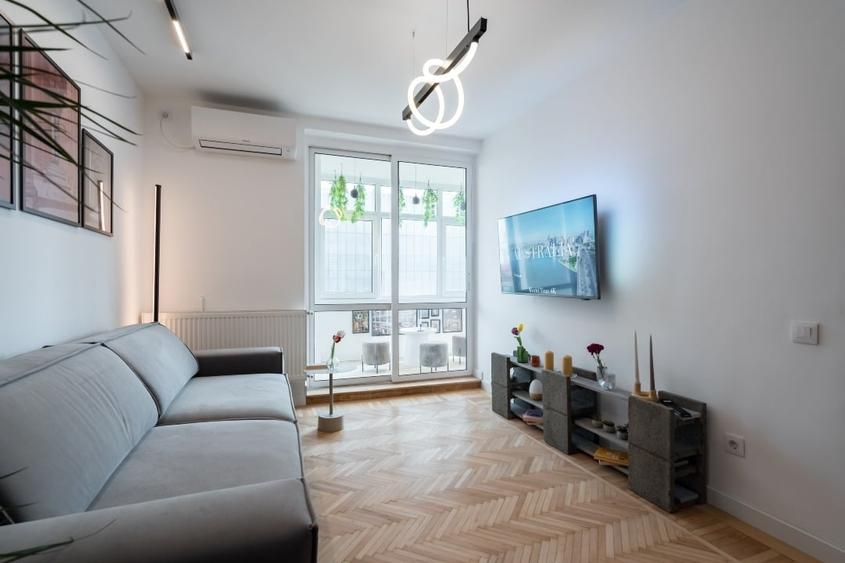 Apartament cu 2 camere semidecomandat, mobilat în Unirii