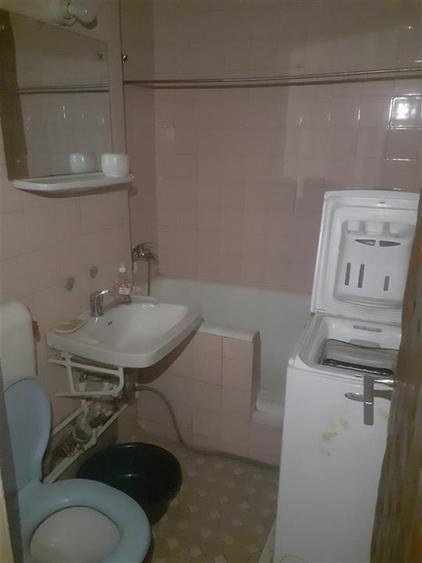 Apartament cu 3 camere semidecomandat în Apollo