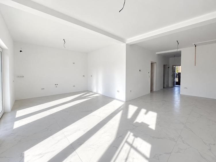 Duplex cu 3 camere cu Canalizare în Moșnița Veche