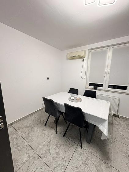 Apartament cu 4 camere decomandat în Central
