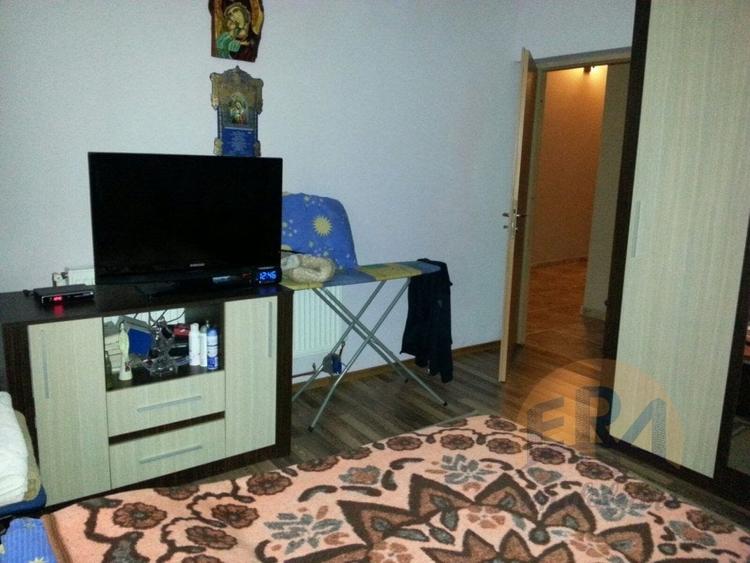Casă individuală cu 6 camere cu Canalizare în Cihei