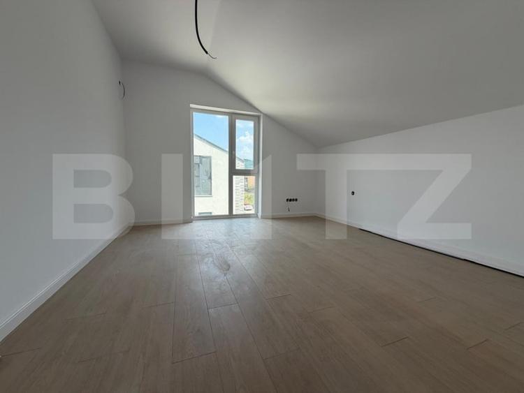 Duplex cu 4 camere cu Teren 120 Mp în Florești
