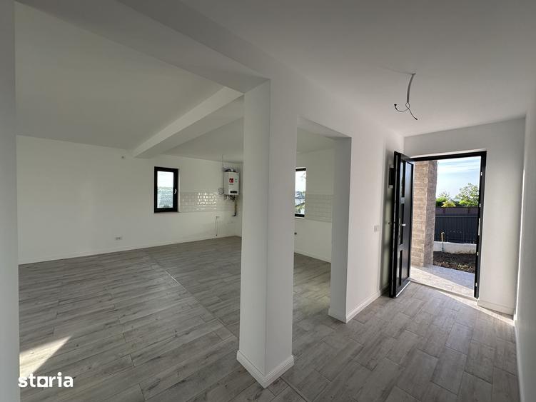 Casă cu 4 camere cu Teren 750 Mp în Bucium