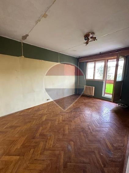 Apartament cu 3 camere decomandat în Rogerius