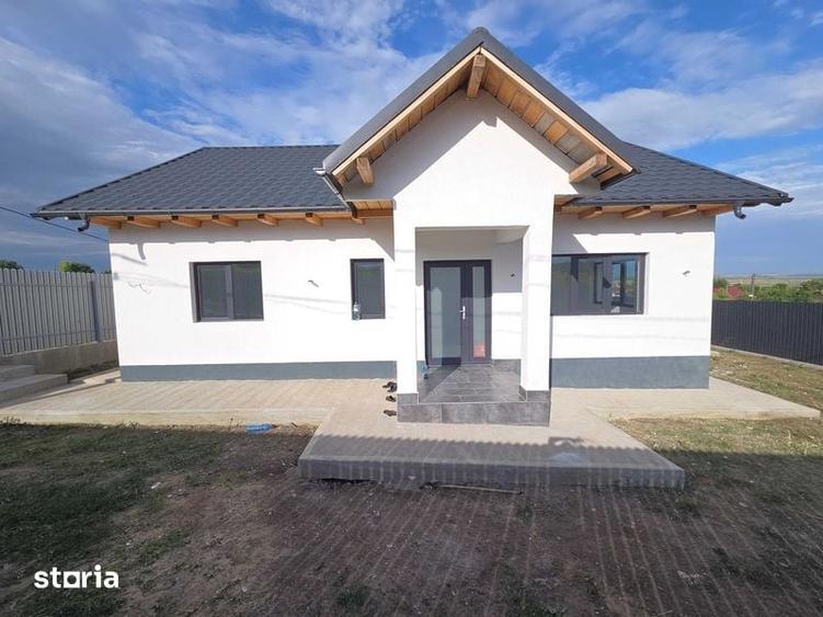Casă cu 3 camere cu Teren 90 Mp în Tulucești
