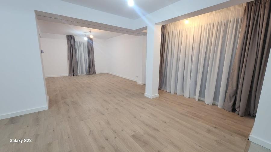 Casă individuală cu 5 camere cu Teren 342 Mp în Pipera