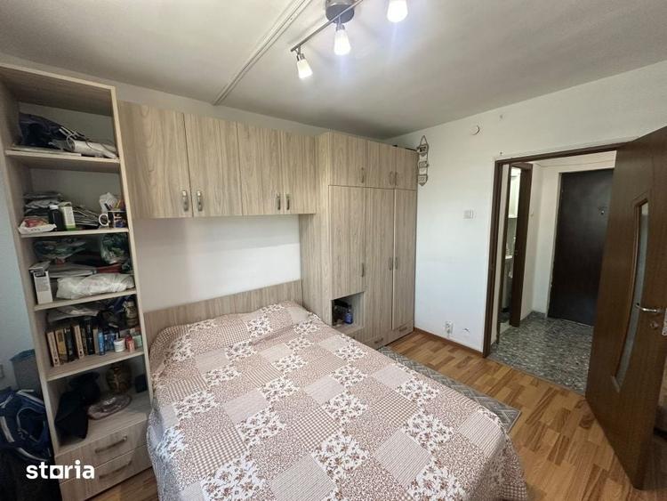 Apartament 3 camere, 70 mp + balcon, 2 bai, centrala noua, boxa Cr - 14