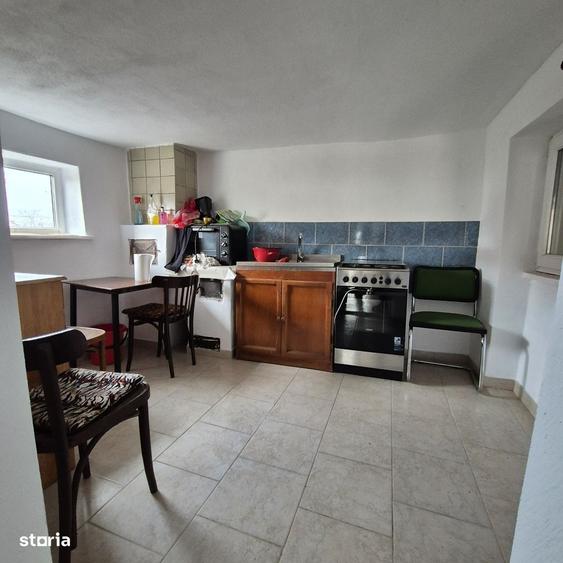 Casă cu 4 camere în Fiscut