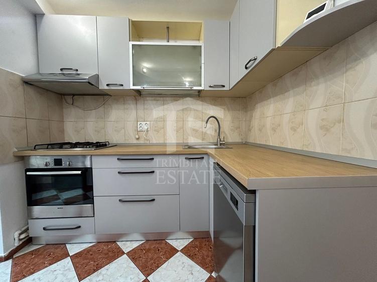 Apartament cu 3 camere decomandat, mobilat în Dacia