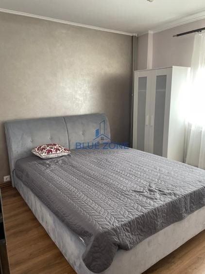 Apartament cu 3 camere semidecomandat în Sebastian