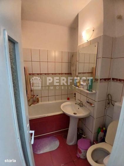 Apartament cu 3 camere semidecomandat în Nord