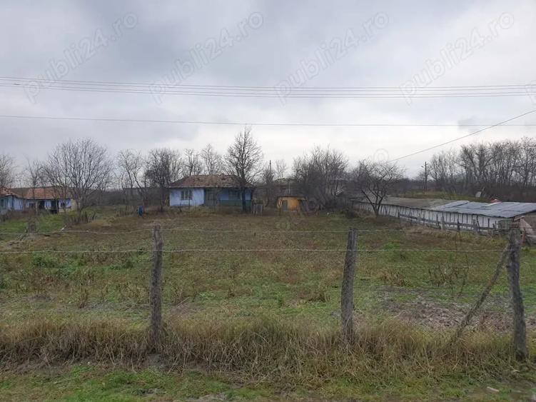 Casă cu 2 camere în Podeni