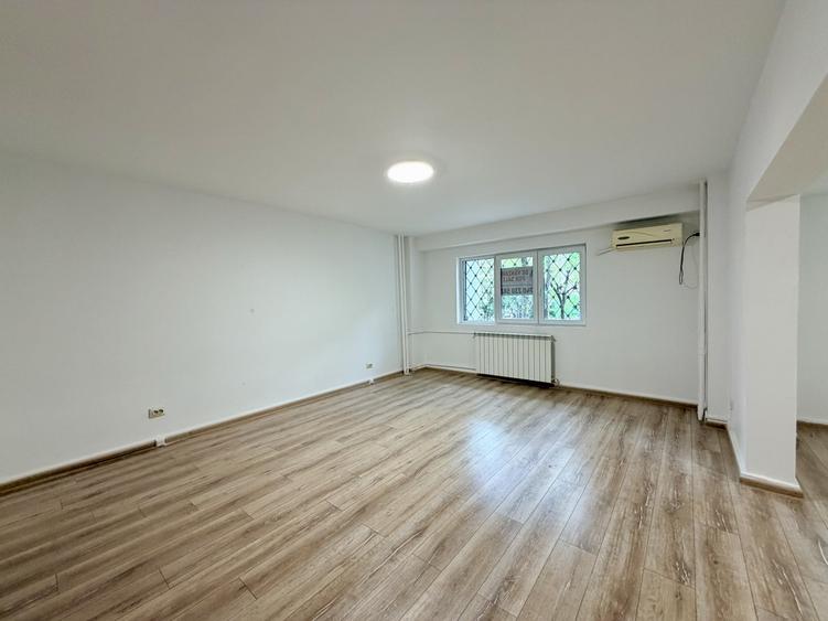 Apartament cu 3 camere decomandat în P-ța Alba Iulia — fotografia 2