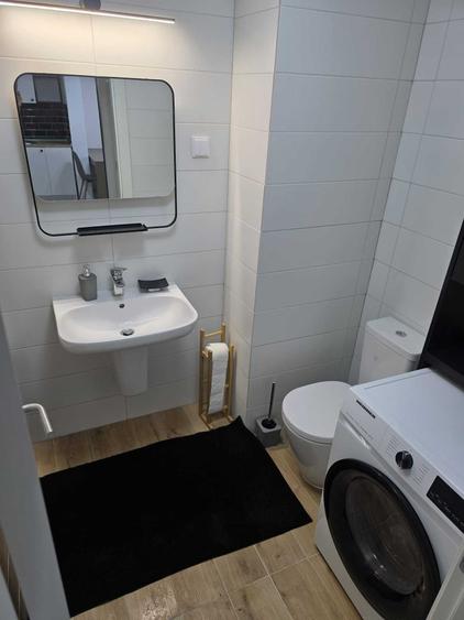 Apartament cu 2 camere semidecomandat în Costin Georgian