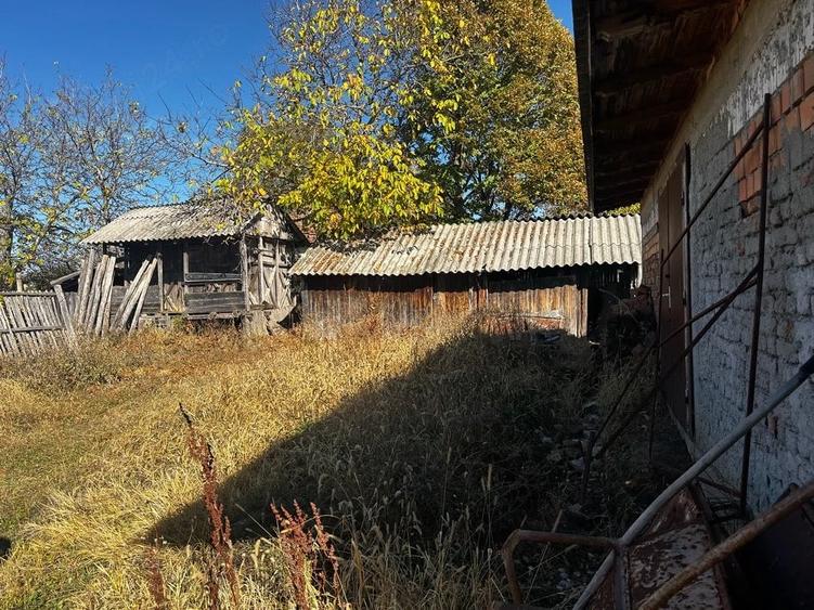 Casă cu 3 camere cu Teren 12527 Mp în Vitomirești