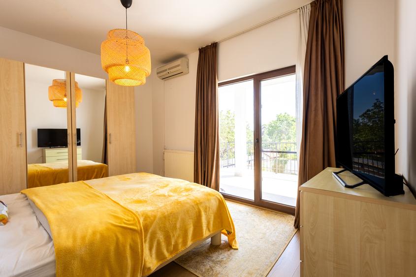 Casă cu 6 camere cu Garaj în Mogoșoaia