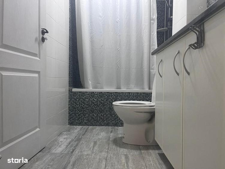 Apartament cu 3 camere decomandat în Micro 4