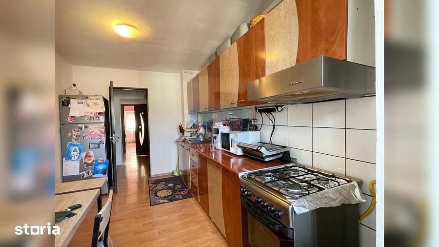 Apartament cu 4 camere decomandat în Luncă