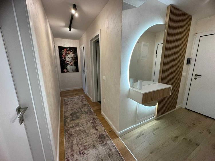 Apartament cu 3 camere decomandat în Central
