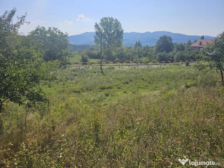 Casă cu 7 camere în Mărunțișu