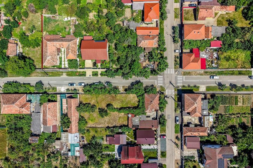 Casă individuală cu 4 camere cu Canalizare în Bujac