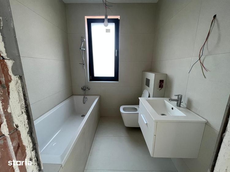 Casă cu 6 camere cu Teren 300 Mp în Tunari