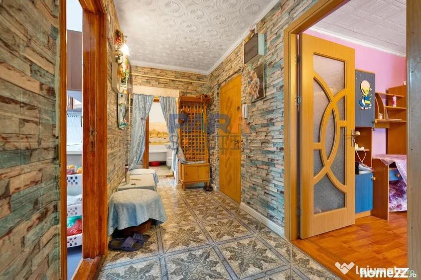 Apartament cu 3 camere decomandat în Central