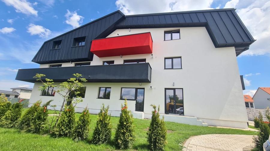 Apartament cu 3 camere decomandat în Bartolomeu
