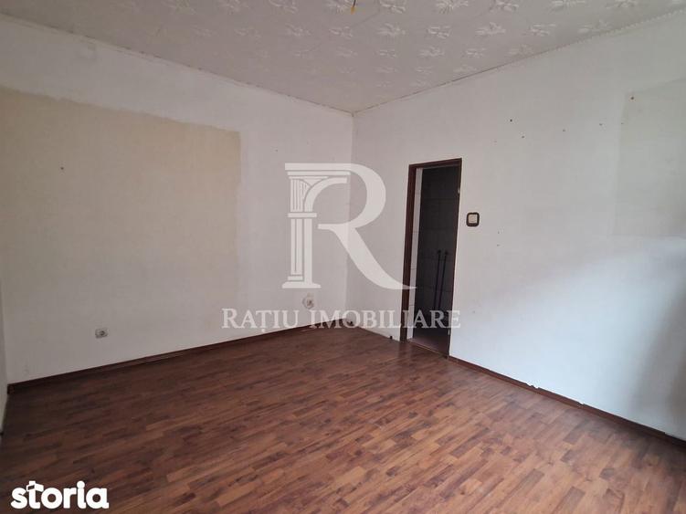 Casă cu 3 camere decomandat cu Teren 11 Mp în Central