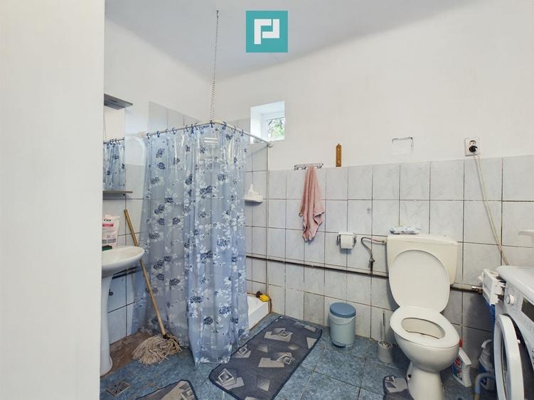 Casă individuală cu 5 camere cu Canalizare în Central