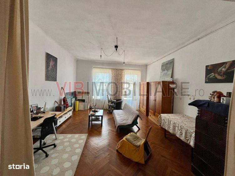 Apartament spatios cu 1 camera, 71 mp, in cladire istorica, pe malul r - 2