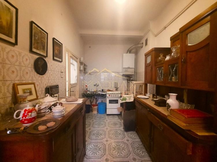Apartament cu 5 camere decomandat, mobilat în Dorobanți