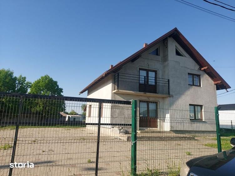 Casă cu 4 camere cu Teren 200 Mp în Frătăuții Vechi