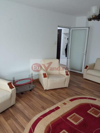 Apartament cu 3 camere decomandat, mobilat în I. C. Frimu