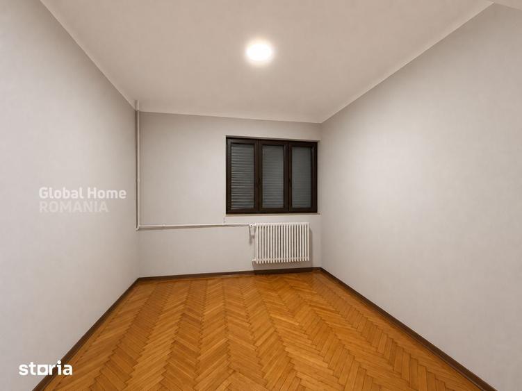 Casă cu 6 camere cu Teren 306 Mp în Vatra Luminoasă