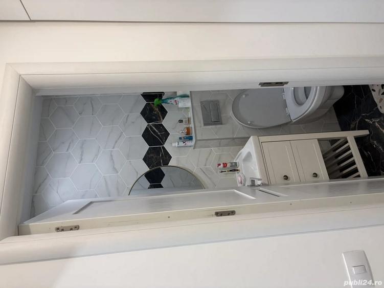 Apartament cu 3 camere decomandat în Central