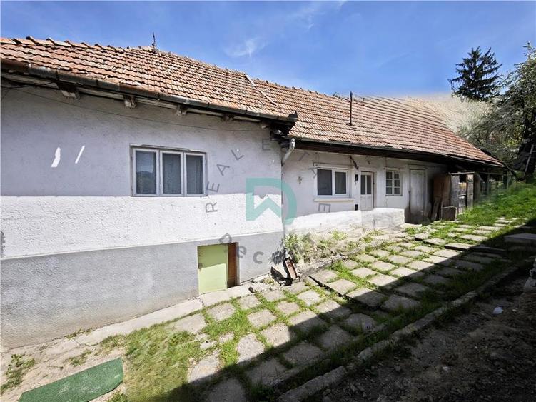 Casă individuală cu 4 camere cu Teren 569 Mp în Cernatu