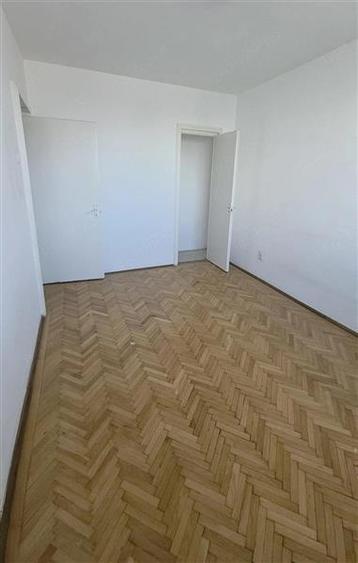 Apartament cu 3 camere decomandat în Domenii