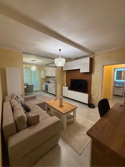 Apartament cu 2 camere decomandat în Exterior Vest