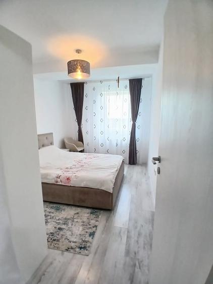 Apartament cu 2 camere decomandat în Titan