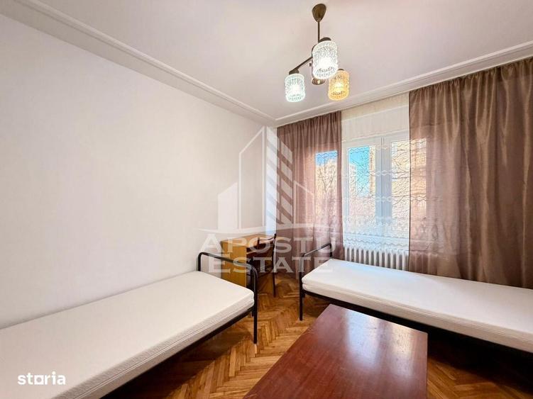 Apartament cu 3 camere, mobilat în Complex Studențesc