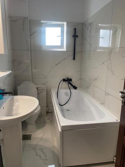 Apartament cu 2 camere decomandat în Podul de Fier