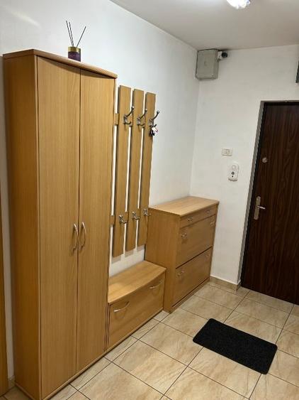 Apartament cu 3 camere decomandat, mobilat în Centrul Civic