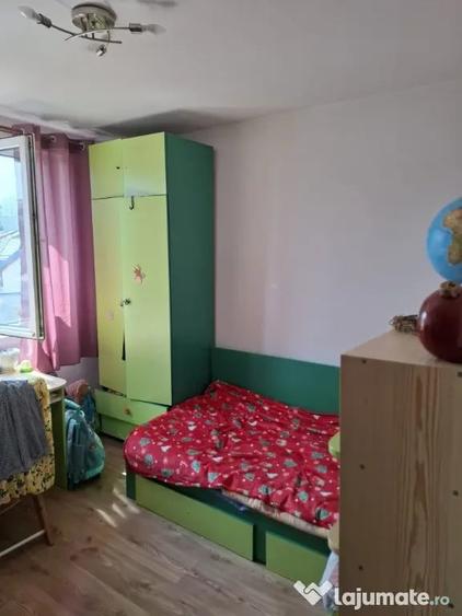 Apartament cu 3 camere decomandat în Dristor