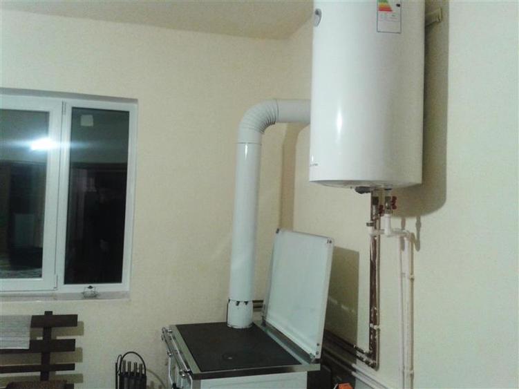 Casă individuală cu 3 camere cu Canalizare în Pojejena