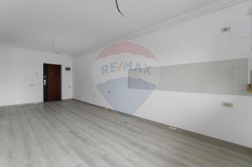 Apartament cu 2 camere semidecomandat în Sânpetru