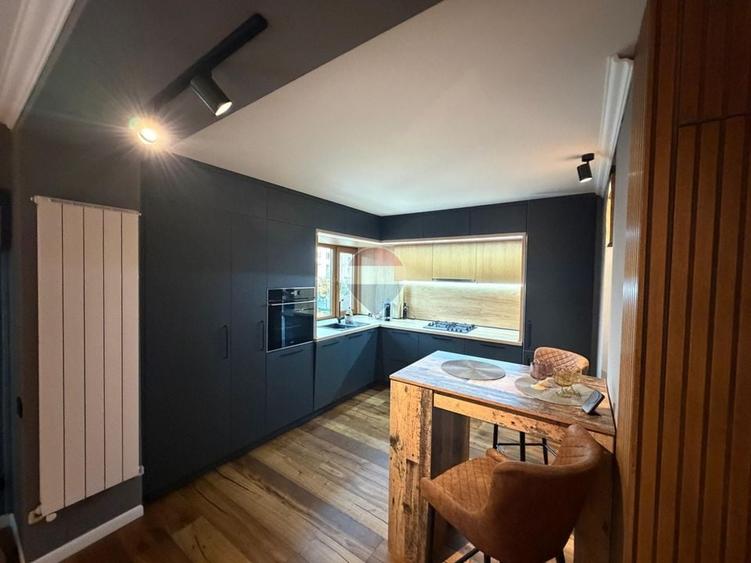 Apartament cu 2 camere decomandat, mobilat în Central